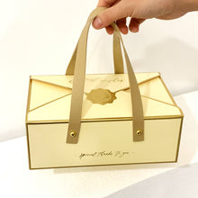 Load image into Gallery viewer, Dark Chocolate Cookie Thins & Gourmet Popcorn Gift Set 黑朱古力脆片及美食爆谷禮盒