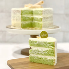 Load image into Gallery viewer, 6" Pandan Coconut Cream Cake 班蘭椰子忌廉蛋糕
