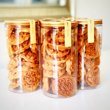 Load image into Gallery viewer, Honeycomb Cookies Mid Autumn Gift Set 蜂巢餅中秋禮罐