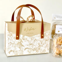 Load image into Gallery viewer, Cookies and Gourmet Popcorn Gift Set 香酥美食爆谷禮盒