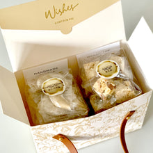 Load image into Gallery viewer, Cookies and Gourmet Popcorn Gift Set 香酥美食爆谷禮盒