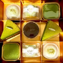 Load image into Gallery viewer, 9 Piece Pandan Dessert Platter Mid-Autumn Gift Set 9件裝班蘭甜品盤中秋禮盒