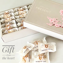 Load image into Gallery viewer, 18 pcs Assorted Cookies Gift Set with Bag 什錦一口酥禮盒包括手提袋