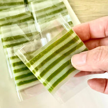 Load image into Gallery viewer, 26 Piece Kueh Lapis Pandan Mid-Autumn Pack 26件裝班蘭椰汁千層糕中秋包裝