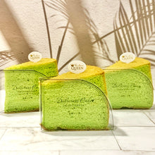 Load image into Gallery viewer, 9 Piece Pandan Dessert Platter Mid-Autumn Gift Set 9件裝班蘭甜品盤中秋禮盒